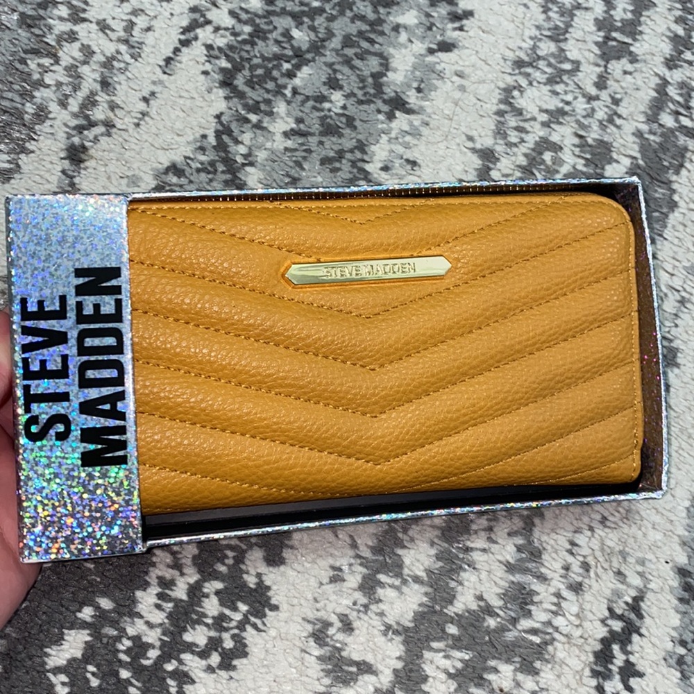 NEW Steve Madden Wallet With Gift Box
